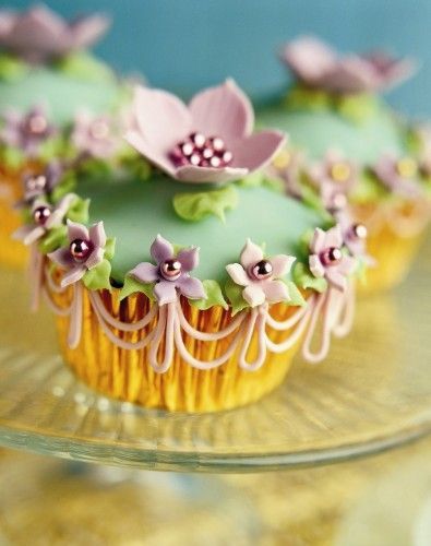 Artistic Beauty! Surprising Creative and Cute Cupcakes♡にて紹介している画像