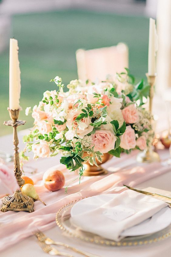 ＼Dresses, Favors, Photographers Too!／ Why Are the Costs So High? An Explanation of Why Wedding Venues Charge "Import Fees"＊にて紹介している画像