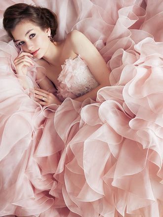 Which Will You Choose? Exploring the Pros and Cons of "Beauty" Care to Consider Before Your Wedding!にて紹介している画像