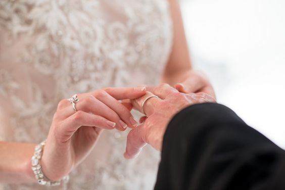 Which Will You Choose? Exploring the Pros and Cons of "Beauty" Care to Consider Before Your Wedding!にて紹介している画像