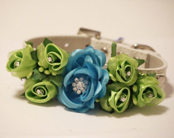 Adorable Ring Pillow for Your Precious Rings: Classic Design Adorned with Flowers and Embroidery! 💖にて紹介している画像