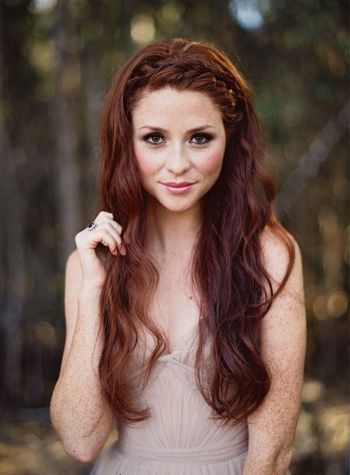 Braided Hairstyles for a Crown: A Collection of Naturally Elegant Arrangements ♡にて紹介している画像