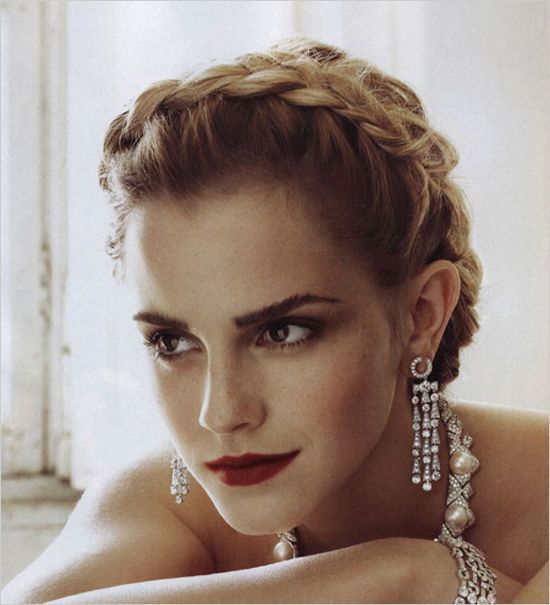 Braided Hairstyles for a Crown: A Collection of Naturally Elegant Arrangements ♡にて紹介している画像