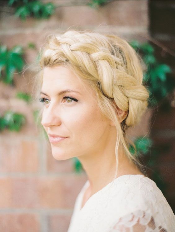Braided Hairstyles for a Crown: A Collection of Naturally Elegant Arrangements ♡にて紹介している画像