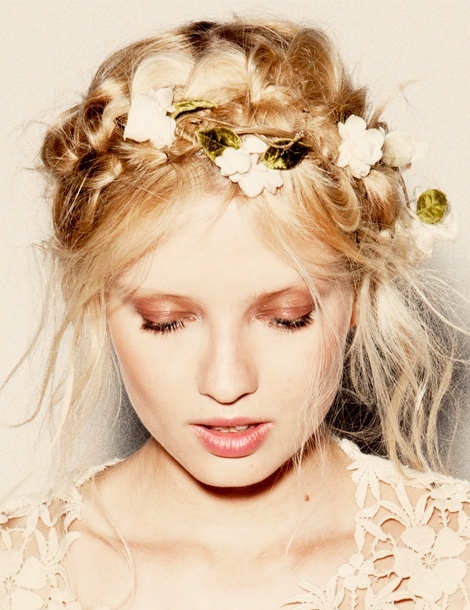 Braided Hairstyles for a Crown: A Collection of Naturally Elegant Arrangements ♡にて紹介している画像