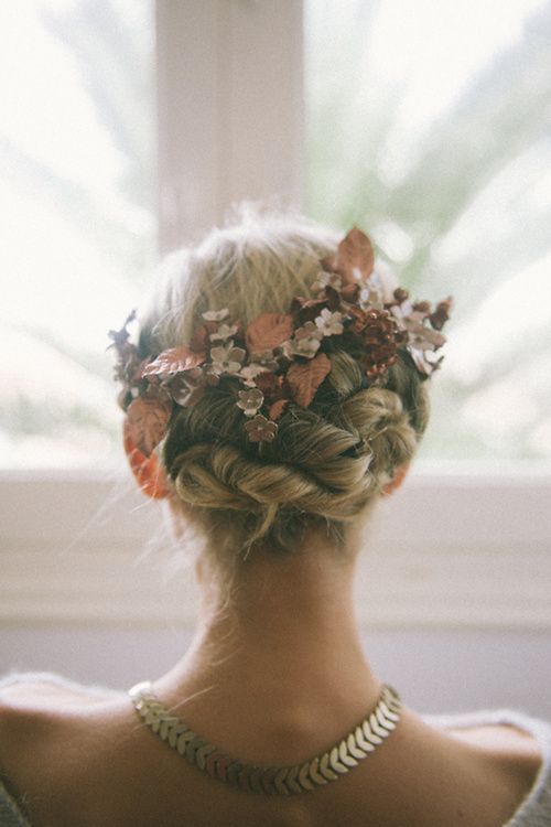 Braided Hairstyles for a Crown: A Collection of Naturally Elegant Arrangements ♡にて紹介している画像