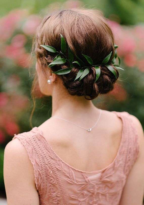 Braided Hairstyles for a Crown: A Collection of Naturally Elegant Arrangements ♡にて紹介している画像
