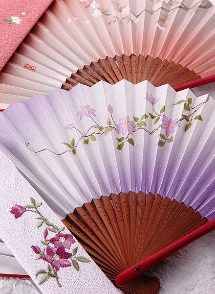 "Essential Etiquette for Summer Wedding Attire: A Guide for Guests"にて紹介している画像