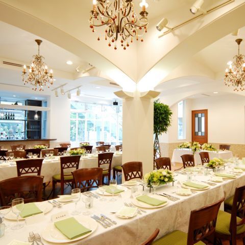 ＼式場選びの参考に／後悔しない為に、知っておきたい！！『ドレス持ち込みOKの会場』まとめ【東京編】にて紹介している画像