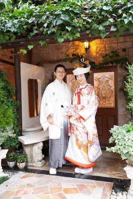 ＼式場選びの参考に／後悔しない為に、知っておきたい！！『ドレス持ち込みOKの会場』まとめ【東京編】にて紹介している画像