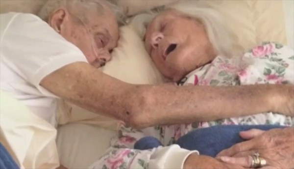 From First Love at Age 8 to Their Final Breath: A Heartwarming True Story of an Elderly Couple's 88 Years of Life Togetherにて紹介している画像