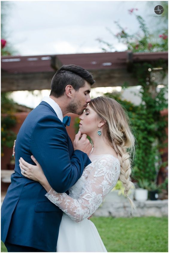 絶対にエレガントな雰囲気になれる＊美しさに磨きが掛かる写真の撮り方〔窓際ショット〕に思わずうっとり♡にて紹介している画像