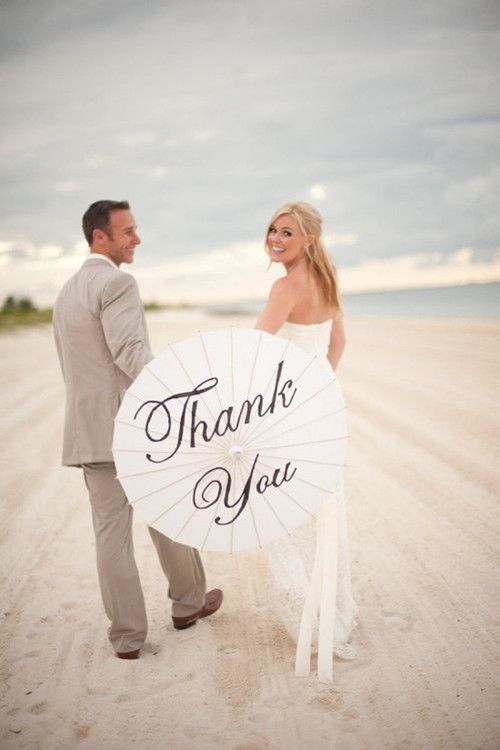 A New Trend in Pre-Wedding Accessories: Capture the Cutest Wedding Photos with Personalized Wedding Parasols! ♡にて紹介している画像