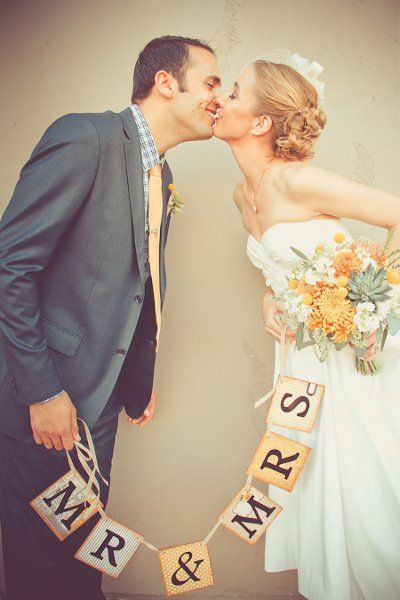 A New Trend in Pre-Wedding Accessories: Capture the Cutest Wedding Photos with Personalized Wedding Parasols! ♡にて紹介している画像