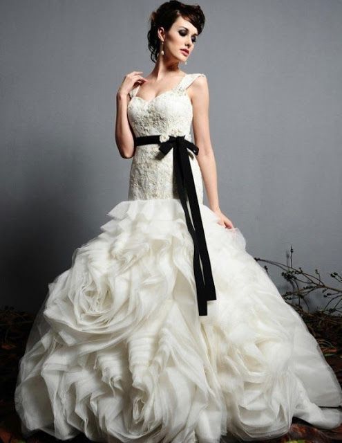 女の子の一生の憧れ・・・♡10つのハイブランドのウェディングドレス特集＊にて紹介している画像