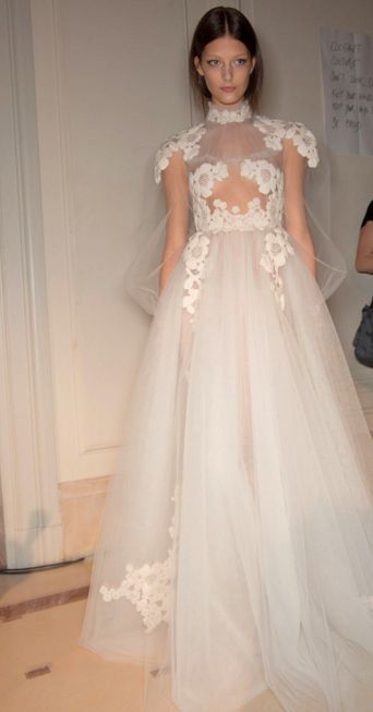 女の子の一生の憧れ・・・♡10つのハイブランドのウェディングドレス特集＊にて紹介している画像