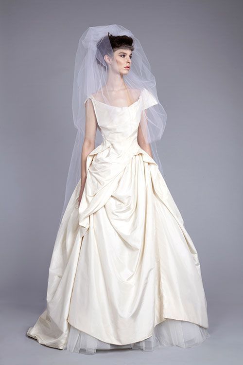 女の子の一生の憧れ・・・♡10つのハイブランドのウェディングドレス特集＊にて紹介している画像