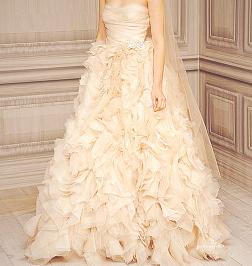 女の子の一生の憧れ・・・♡10つのハイブランドのウェディングドレス特集＊にて紹介している画像