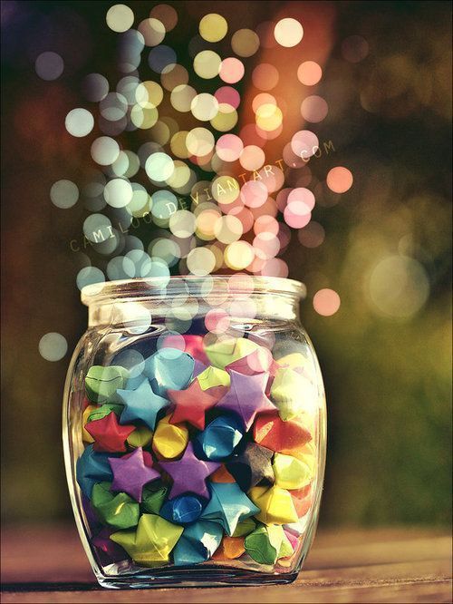 会場のみんながハッピーな気分♡「レインボーウェディング」で虹色に出来るウェディング小物まとめ＊にて紹介している画像