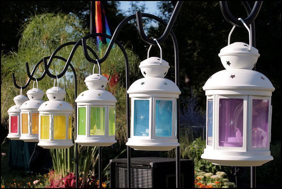 会場のみんながハッピーな気分♡「レインボーウェディング」で虹色に出来るウェディング小物まとめ＊にて紹介している画像