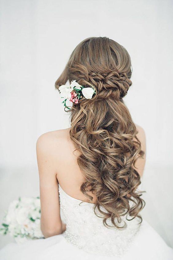 大きくタイプ分け 定番可愛いブライダルヘアアレンジ髪型5種類まとめ Marry マリー