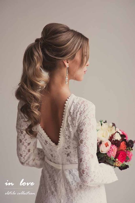 "Major Hair Type Categories: A Compilation of 5 Classic and Cute Bridal Hair Arrangements"にて紹介している画像