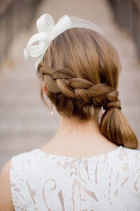"Major Hair Type Categories: A Compilation of 5 Classic and Cute Bridal Hair Arrangements"にて紹介している画像
