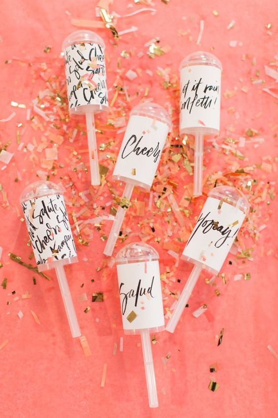 Essential DIY Items for a Trendy Overseas Party: A Collection of Things to Include in Your Push Pop Confetti♡にて紹介している画像
