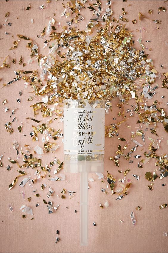 Essential DIY Items for a Trendy Overseas Party: A Collection of Things to Include in Your Push Pop Confetti♡にて紹介している画像