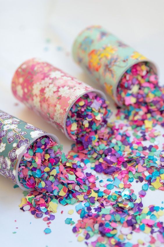 Essential DIY Items for a Trendy Overseas Party: A Collection of Things to Include in Your Push Pop Confetti♡にて紹介している画像