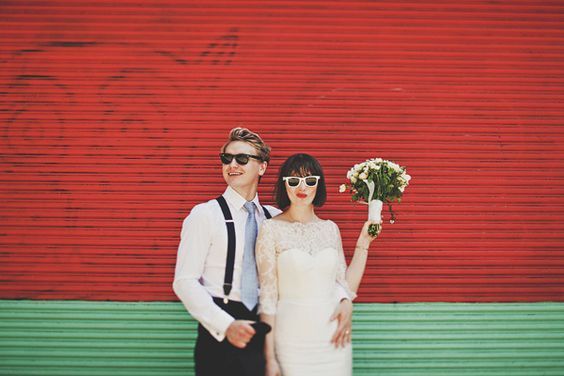 "Let's Take Inspiration from Overseas Brides: A Special Feature on Adorable 'Bride x Sunglasses' Outfits for the Midsummer!"にて紹介している画像