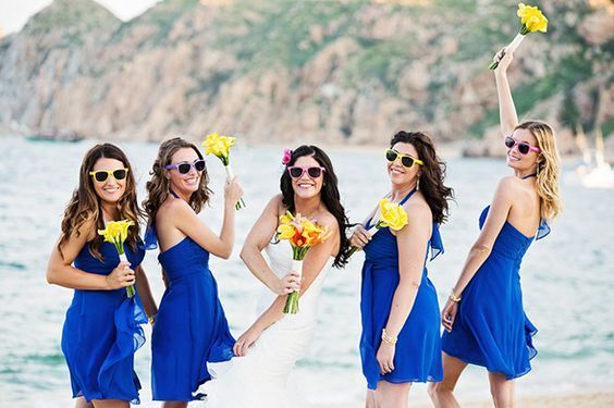 "Let's Take Inspiration from Overseas Brides: A Special Feature on Adorable 'Bride x Sunglasses' Outfits for the Midsummer!"にて紹介している画像