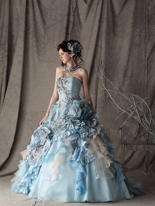 Purely Cute Reimagining: A Romantic Light Blue Wedding Dress Collection ♡にて紹介している画像