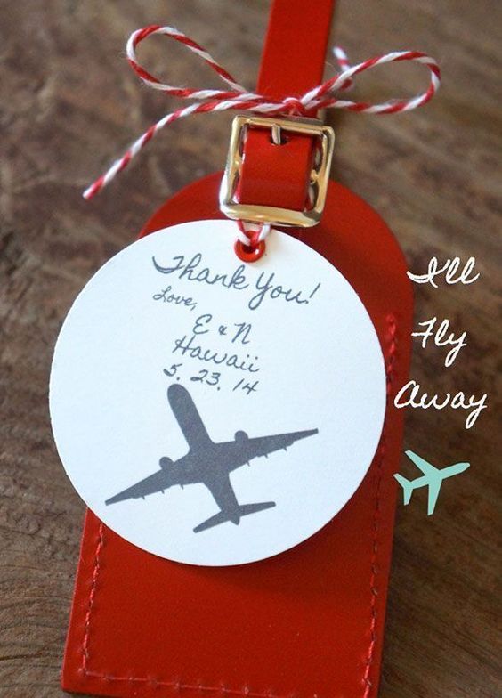 席札やエスコートカードにするとおしゃれ♡海外ウェディングで定番の『ラゲッジタグ』の結婚式活用法まとめ＊にて紹介している画像