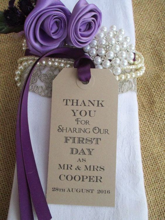 席札やエスコートカードにするとおしゃれ♡海外ウェディングで定番の『ラゲッジタグ』の結婚式活用法まとめ＊にて紹介している画像