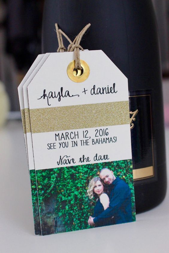 席札やエスコートカードにするとおしゃれ♡海外ウェディングで定番の『ラゲッジタグ』の結婚式活用法まとめ＊にて紹介している画像