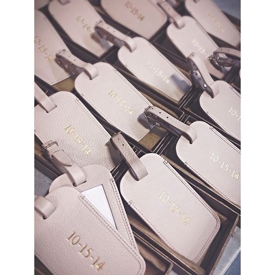 席札やエスコートカードにするとおしゃれ♡海外ウェディングで定番の『ラゲッジタグ』の結婚式活用法まとめ＊にて紹介している画像