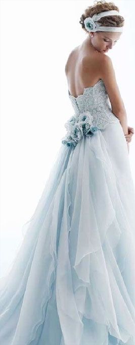 Purely Cute Reimagining: A Romantic Light Blue Wedding Dress Collection ♡にて紹介している画像