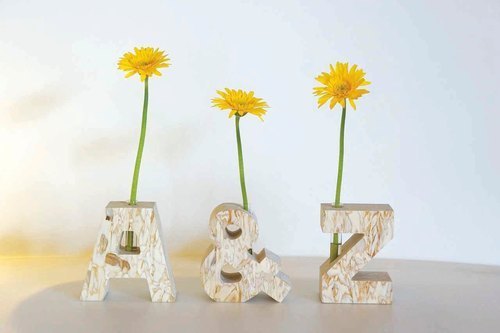 "Introducing the New Wedding Item 'Millefeuille Wood': Have You Heard of the Millefeuille Pattern Vase?"にて紹介している画像