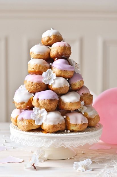 フランスの伝統的ウェディングケーキはコレ♡塔の上のラプンツェルみたいな『クロカンブッシュ』が気になる♡にて紹介している画像