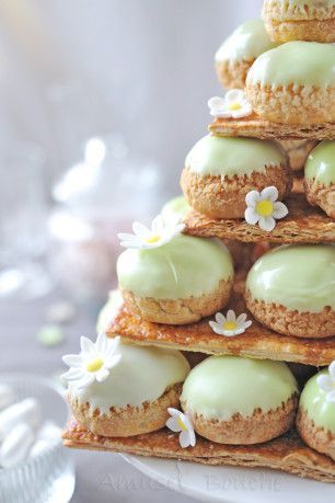 フランスの伝統的ウェディングケーキはコレ♡塔の上のラプンツェルみたいな『クロカンブッシュ』が気になる♡にて紹介している画像