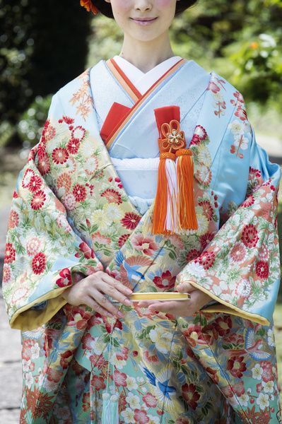 Elegant Kimono Styles: Summer Coordination with a Refreshing Touch ♡ A Color-Coded Catalog of Gorgeous 'Iro-uchikake' for Summer ♩にて紹介している画像