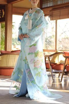 Elegant Kimono Styles: Summer Coordination with a Refreshing Touch ♡ A Color-Coded Catalog of Gorgeous 'Iro-uchikake' for Summer ♩にて紹介している画像