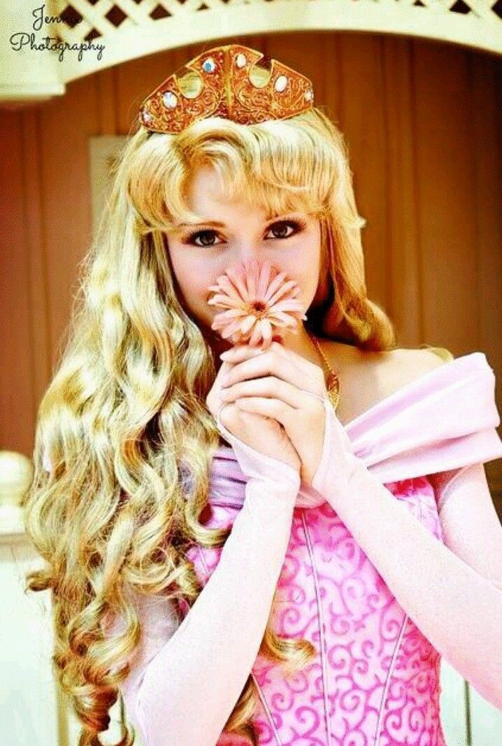 長袖レースのウェディングドレスcollection！清楚&クラシカル♡にて紹介している画像