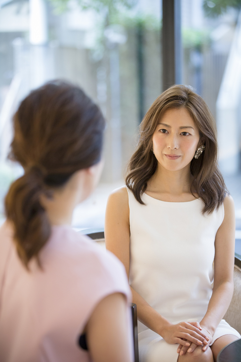 リアル試着レポ♡身長156cm花嫁に似合ったおしゃれウエディングドレス７選【理由も解説♡】にて紹介している画像