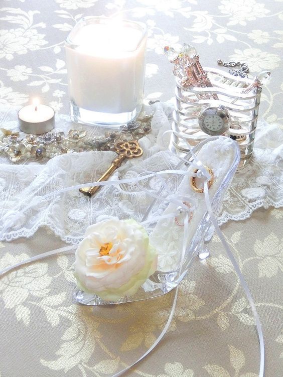 梦幻白雪公主之美丽『玻璃鞋戒枕』设计目录♡にて紹介している画像