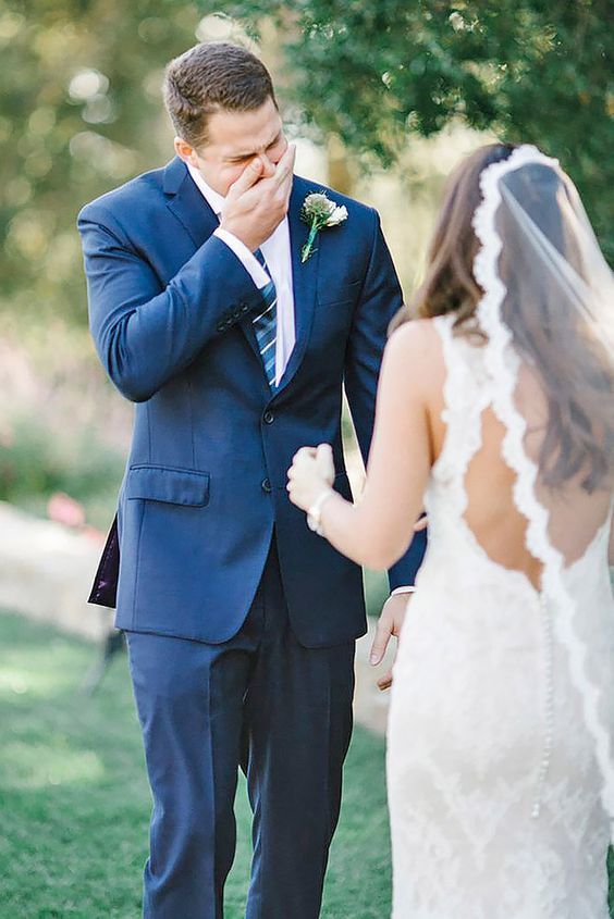 One of the Most Romantic Wedding Ceremonies: Do You Know About the Overseas Custom of 'First Look'? ♡✳︎にて紹介している画像