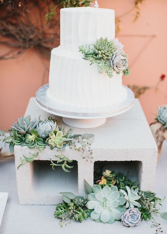 Irresistibly Cute Plumpness: The Trend of Wedding Cakes Featuring Succulents Is on the Rise!にて紹介している画像