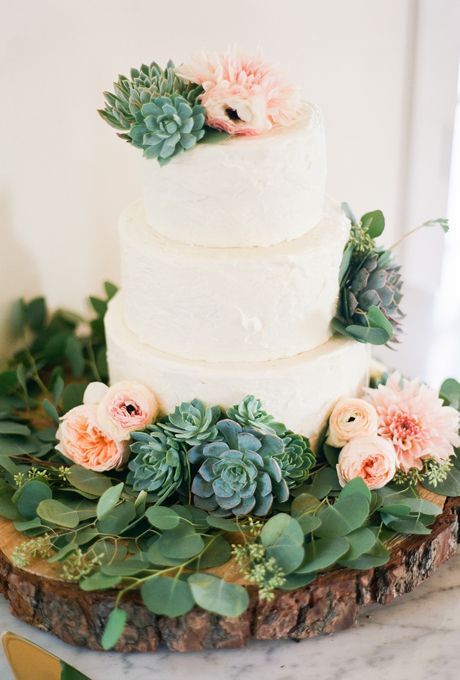 Irresistibly Cute Plumpness: The Trend of Wedding Cakes Featuring Succulents Is on the Rise!にて紹介している画像