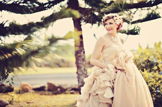Five Secret Tips to Conceal "Side Fat" That Ruins Your Bridal Look Every Time You Wear a Dress♡にて紹介している画像